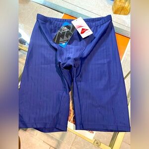 My kilometre men swim trucks size medium 

Bw